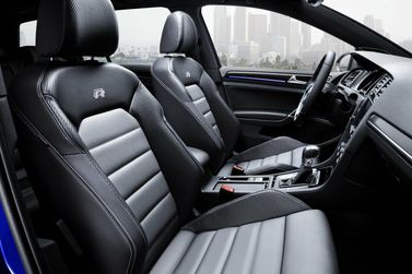 Volkswagen Golf R سابعاً، واجون 5 أبواب — المقاعد الأمامية
