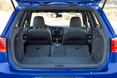Volkswagen Golf R سابعاً، هاتشباك 5 أبواب — حجرة الأمتعة