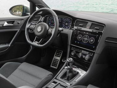 Volkswagen Golf R فيس ليفت السابع، واجون 5 أبواب — منطقة السائق