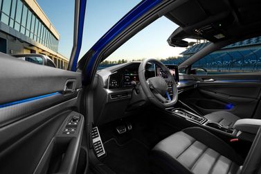Volkswagen Golf R فيس ليفت الثامن، واجون 5 أبواب — منطقة السائق