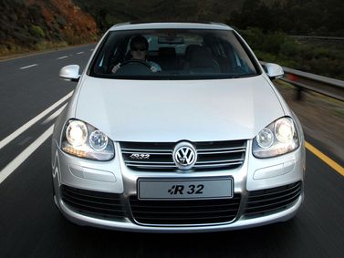 Volkswagen Golf R32 V, Хэтчбек 5 дв. — вид спереди