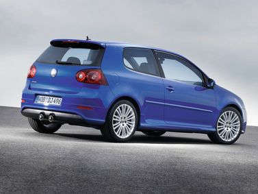 Volkswagen Golf R32 V, Хэтчбек 3 дв. — вид сзади справа