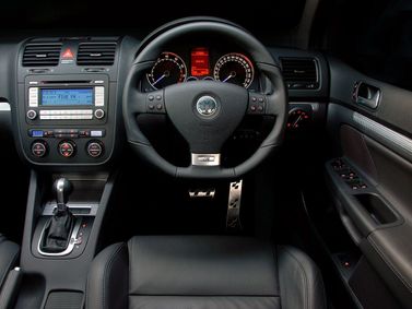 Volkswagen Golf R32 V, Хэтчбек 5 дв. — передняя панель