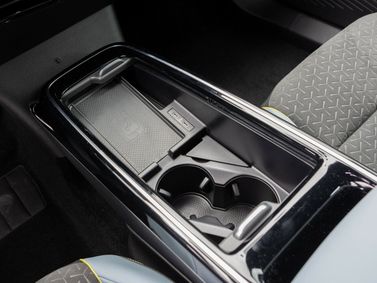 Volkswagen ID.4، دفع رباعي 5 أبواب X — الكونسول الوسطي