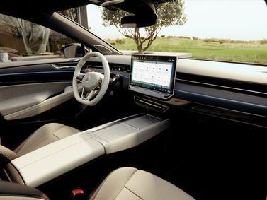 Volkswagen ID.7، ليفتباك — منطقة السائق