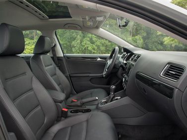 Volkswagen Jetta VI Рестайлинг, Седан — место водителя