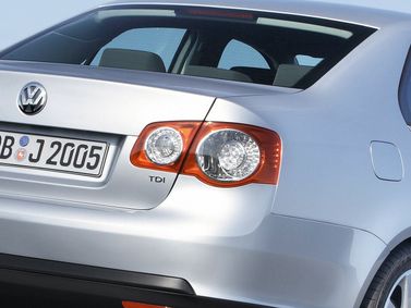 Volkswagen Jetta V، سيدان — الجزء الخلفي من السيارة عن قرب