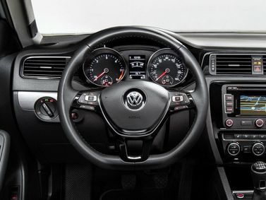 Volkswagen Jetta VI Рестайлинг, Седан — место водителя