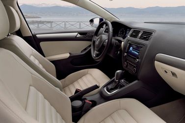 Volkswagen Jetta VI, Седан — место водителя