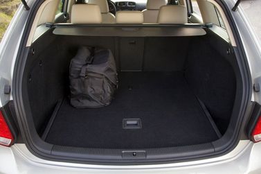 Volkswagen Jetta سبورت واجن، واجون 5 أبواب — حجرة الأمتعة