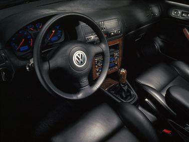 Volkswagen Jetta رابعاً، سيدان — منطقة السائق