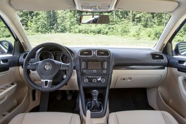 Volkswagen Jetta سبورت واجن، واجون 5 أبواب — لوحة القيادة