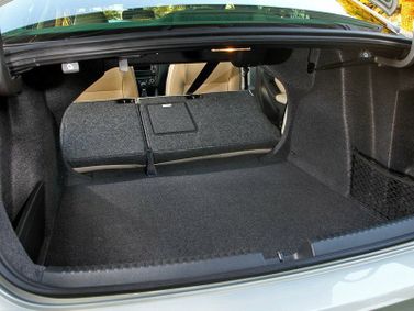 Volkswagen Jetta VI, Седан — багажное отделение