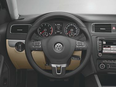 Volkswagen Jetta VI, Седан — место водителя