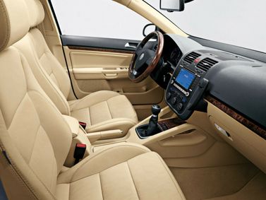 Volkswagen Jetta V، سيدان — منطقة السائق