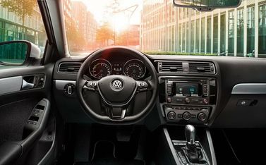 Volkswagen Jetta VI Рестайлинг, Седан — передняя панель
