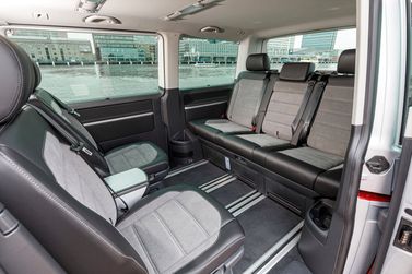 Volkswagen Multivan عملية فيس ليفت T6، ميني فان — المقاعد الخلفية