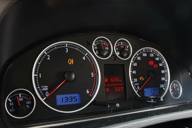 Volkswagen Multivan T5، ميني فان — لوحة العدادات