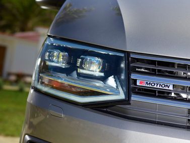 Volkswagen Multivan T6، ميني فان Long — المصباح الأمامي