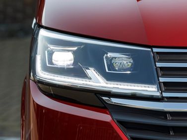 Volkswagen Multivan عملية فيس ليفت T6، ميني فان Long — المصباح الأمامي