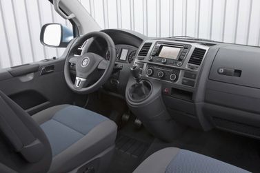Volkswagen Multivan عملية فيس ليفت T5، ميني فان — لوحة القيادة
