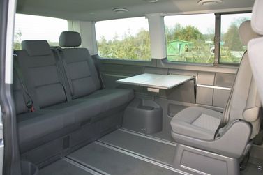 Volkswagen Multivan T5، ميني فان — المقاعد الخلفية