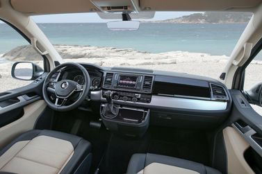Volkswagen Multivan T6، ميني فان — لوحة القيادة
