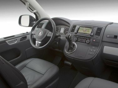 Volkswagen Multivan عملية فيس ليفت T5، ميني فان Long — منطقة السائق