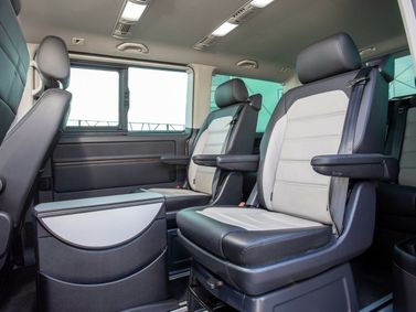 Volkswagen Multivan عملية فيس ليفت T6، ميني فان — المقاعد الخلفية