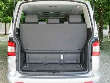 Volkswagen Multivan T5، ميني فان — حجرة الأمتعة