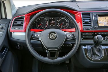 Volkswagen Multivan T6، ميني فان Long — منطقة السائق