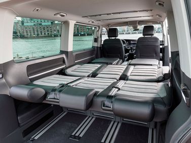 Volkswagen Multivan عملية فيس ليفت T6، ميني فان Long — منظر عام للمقصورة