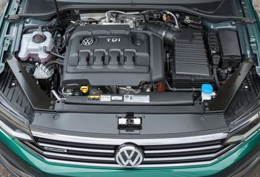 Volkswagen Passat عملية فيس ليفت B8، واجون 5 أبواب Alltrack — حجرة المحرك
