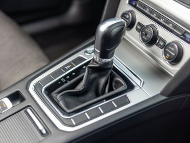 Volkswagen Passat B8، واجون 5 أبواب — محدد ناقل الحركة