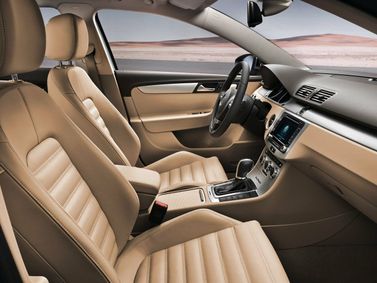 Volkswagen Passat B7، واجون 5 أبواب Alltrack — منطقة السائق