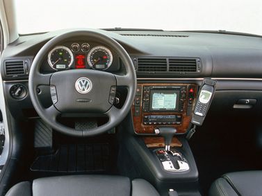 Volkswagen Passat عملية فيس ليفت B5، سيدان — لوحة القيادة