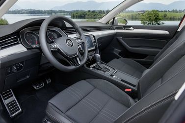 Volkswagen Passat B8، واجون 5 أبواب Alltrack — منطقة السائق
