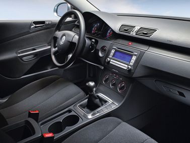 Volkswagen Passat B6، واجون 5 أبواب — منطقة السائق