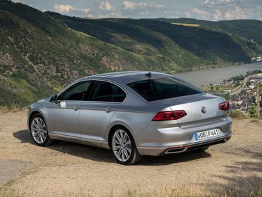 Volkswagen Passat B8 Facelift, Sedan — rear-right view