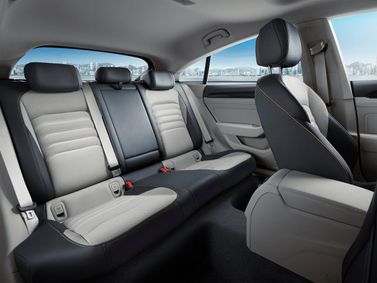 Volkswagen Passat CC ثانياً، ليفتباك — المقاعد الخلفية