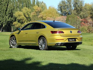 Volkswagen Passat CC فيس ليفت الثاني، ليفتباك — منظر خلفي بزاوية ثلاثة أرباع