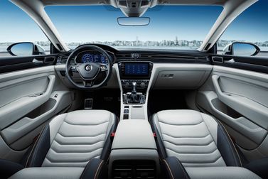 Volkswagen Passat CC ثانياً، ليفتباك — منظر عام للمقصورة