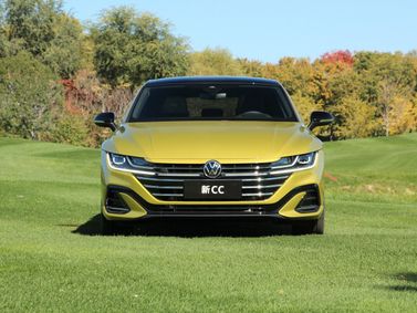 Volkswagen Passat CC فيس ليفت الثاني، ليفتباك — منظر أمامي
