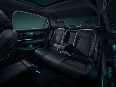Volkswagen Passat (North America and China) المحترف الأول، سيدان — المقاعد الخلفية