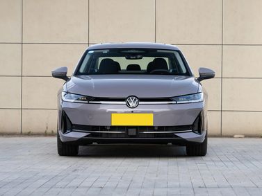 Volkswagen Passat (North America and China) المحترف الأول، سيدان ePro — منظر أمامي