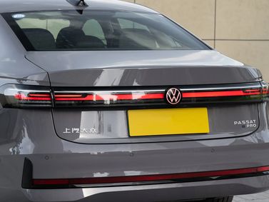 Volkswagen Passat (North America and China) المحترف الأول، سيدان ePro — الجزء الخلفي من السيارة عن قرب