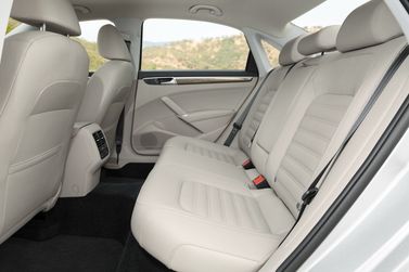 Volkswagen Passat (North America and China) أنا فيس ليفت، سيدان — المقاعد الخلفية