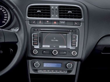 Volkswagen Polo V, Hatchback 3 dr. — infotainment screen