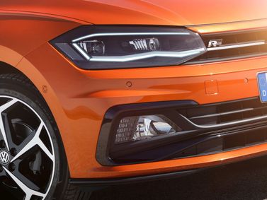 Volkswagen Polo السادس (سوق الاتحاد الأوروبي)، هاتشباك 5 أبواب — الجزء الأمامي من السيارة عن قرب