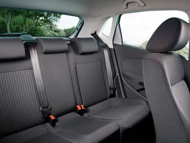 Volkswagen Polo V, Hatchback 5 dr. — rear seats